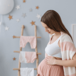 هل نقص ماء الجنين يسبب تشوهات